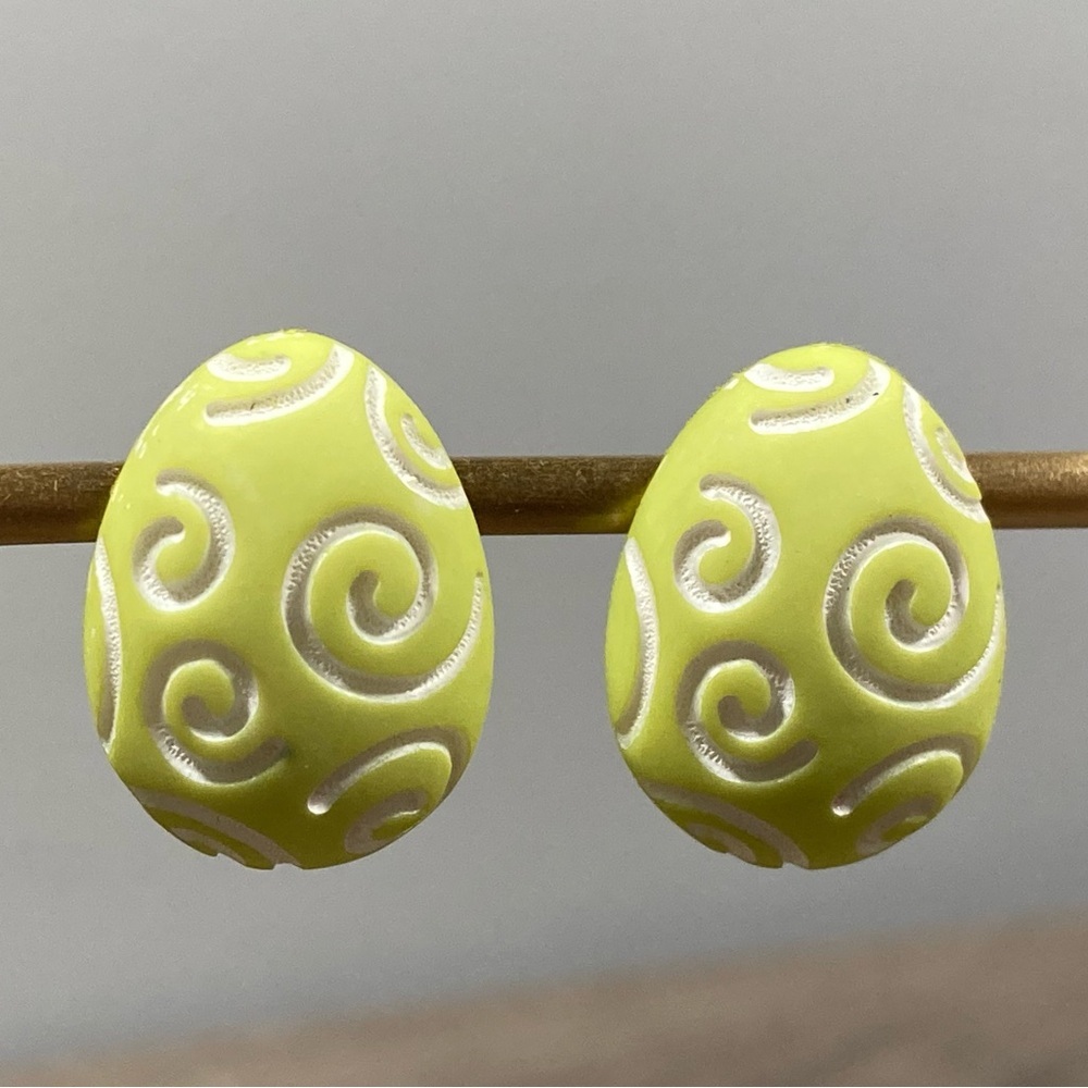 🐣🐇 New Easter Egg Post Earrings Lime Green